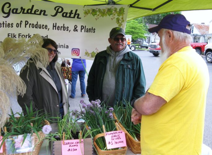 Onion Fest goes on in rain News, Sports, Jobs Marietta Times